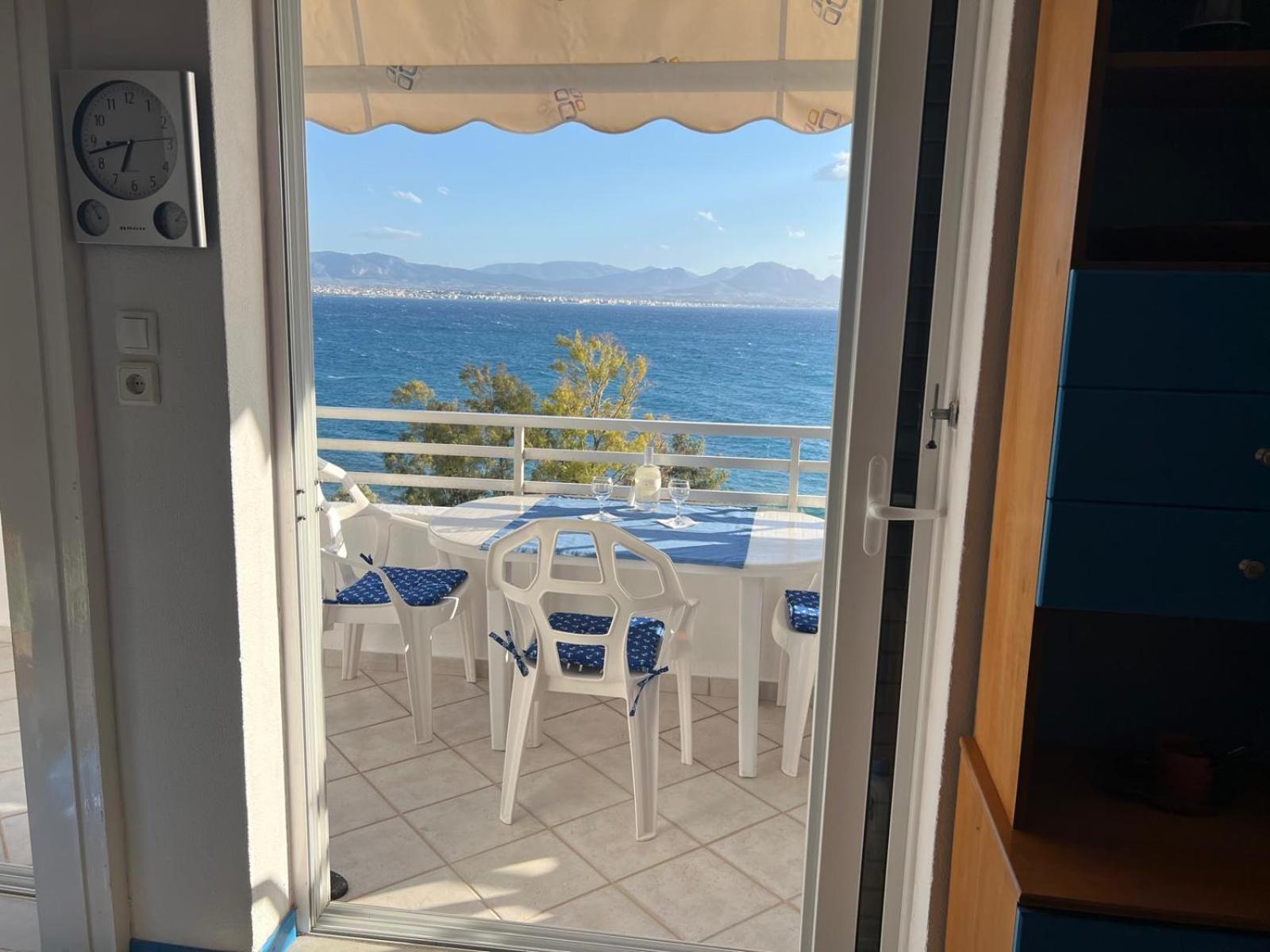 Atlas Apartment With Private Beach And Seaview Blue Loutraki  Exterior photo