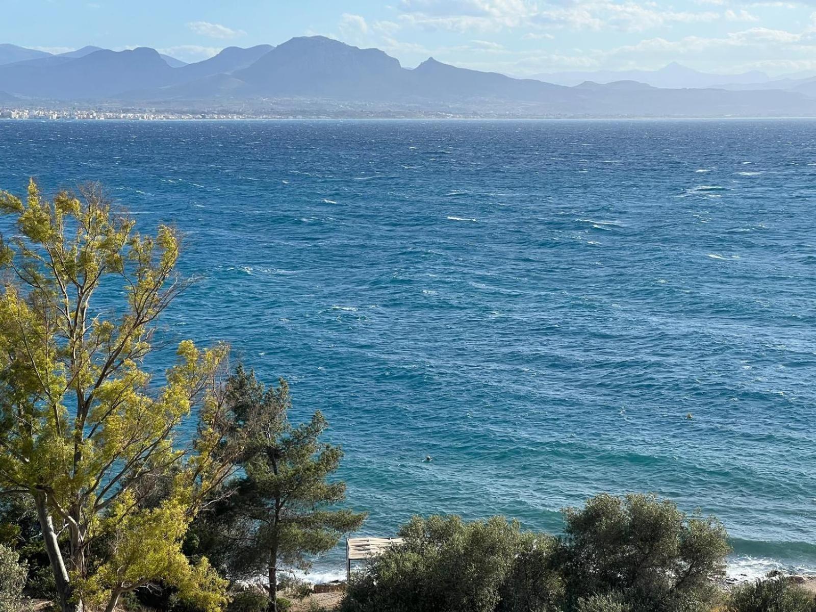 Atlas Apartment With Private Beach And Seaview Blue Loutraki  Exterior photo
